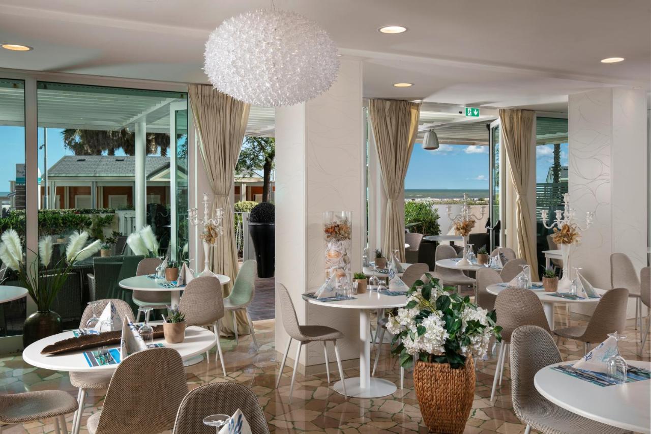 Hotel Ca' Bianca Riccione Exteriér fotografie