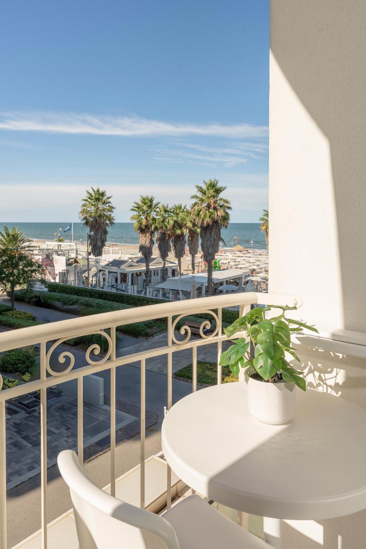Hotel Ca' Bianca Riccione Exteriér fotografie